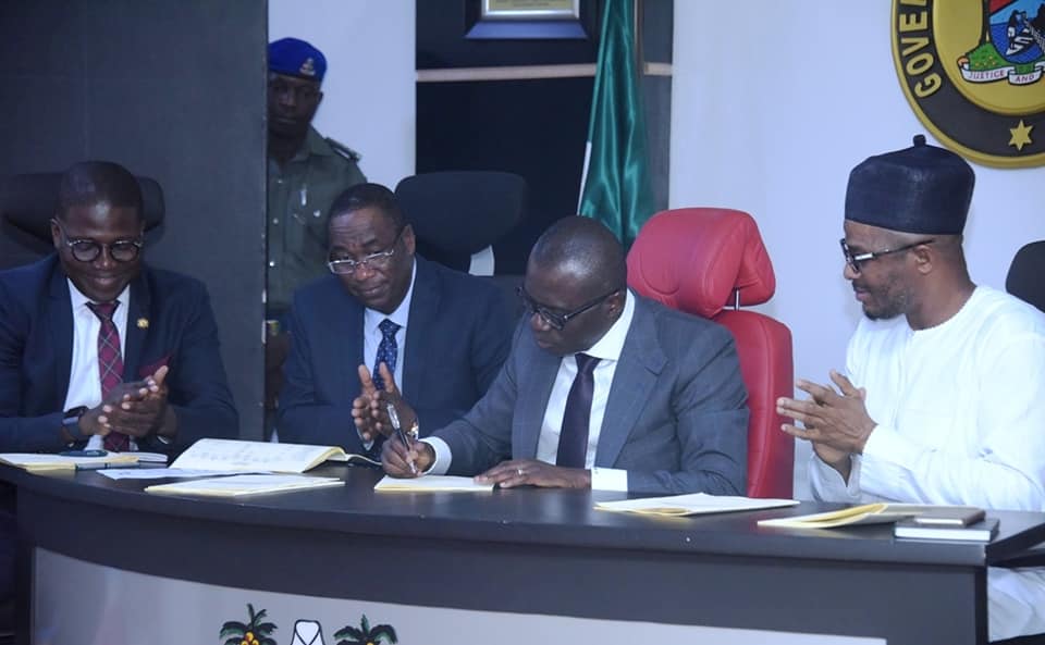 Sanwo-Olu signs N873B 2019 Budget into Law, Promises speedy implementation