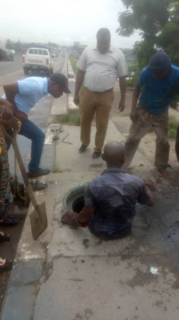 Lagos State intensifies Cleaning of Manholes across the state to prevent flooding (PHOTOS)