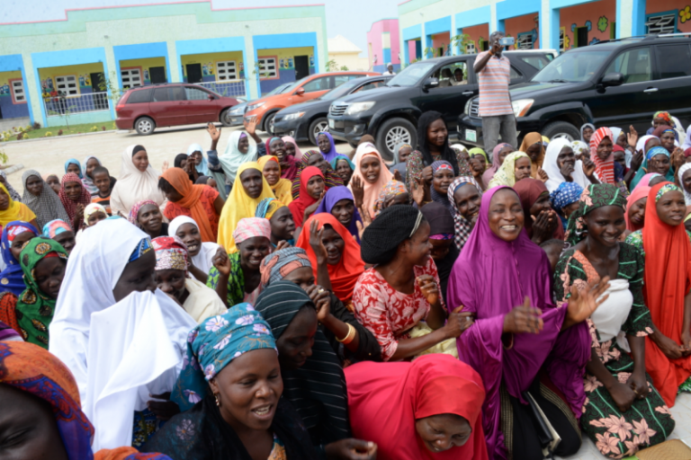 Dangote Empowers 106,000 Women with N1.1 billion in 4 States