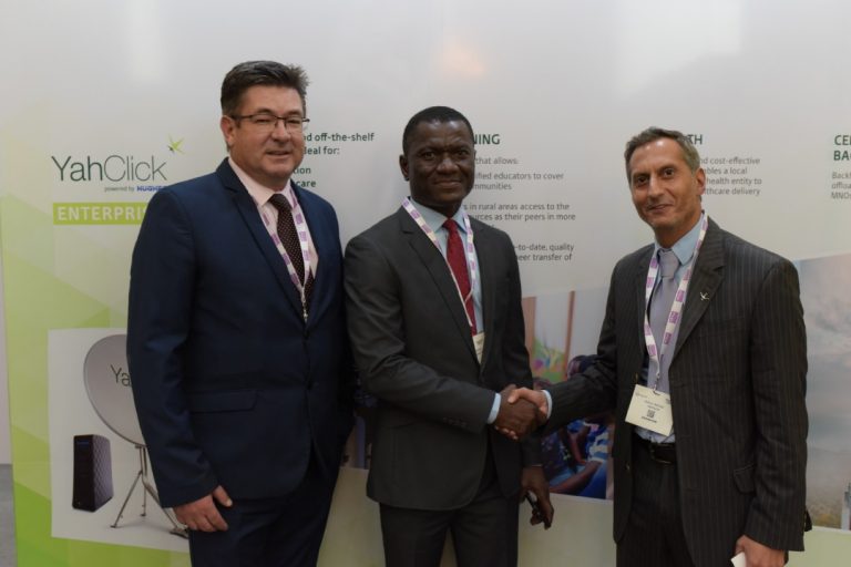 YahClick and iSAT announce partnership agreement at NigeriaCom
