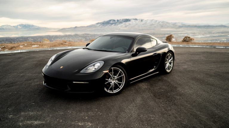 Porsche stops production due to the Coronavirus