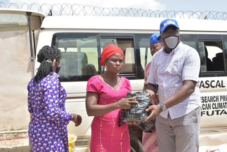 FUTA WASCAL Donates Palliative to Ibule Soro (Photos)