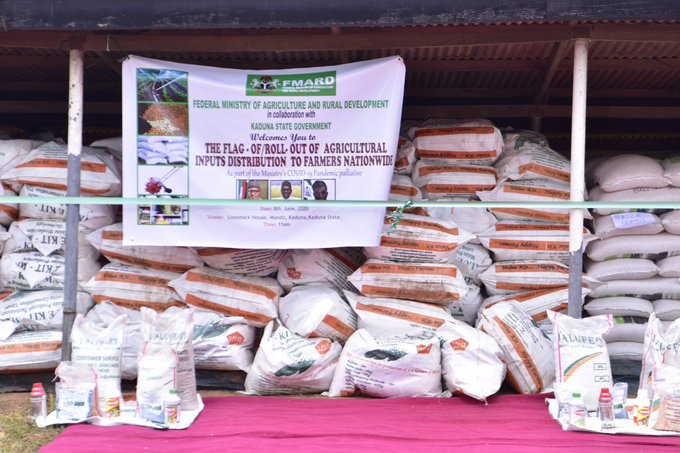 COVID-19: FG Flags-Off Distribution of Agricultural Inputs to Avert Food Scarcity in 2021 (Photos)