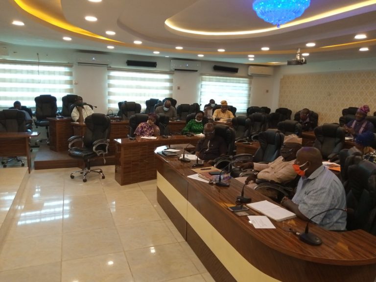 Debt Management Office Meets with Project Managers