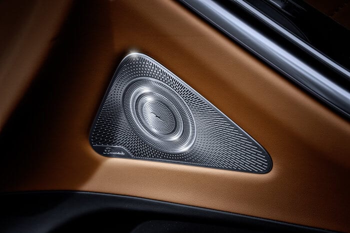 Meet the S-Class DIGITAL: "Luxury & Well-Being": Personal wellness oasis: Comfortable travel while staying fit