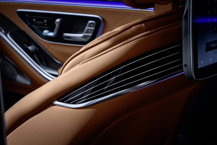 Meet the S-Class DIGITAL: "Luxury & Well-Being": Personal wellness oasis: Comfortable travel while staying fit