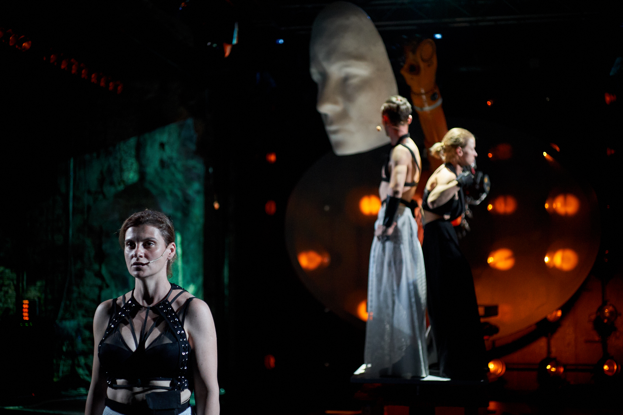 BMW 4 Series Coupé unveiled the debut of Who Am I A human-robot performance