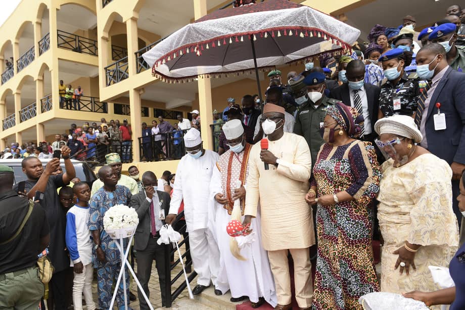 Ekiti Govt Commissions Ultramodern Ado-Ekiti Central Market, Model Schools and Asphalt Plant