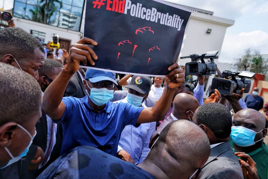 #EndSARS: Youths Protest Against Multiple Checkpoints and Police Extortion on Lagos-Badagry Expressway (Photos)