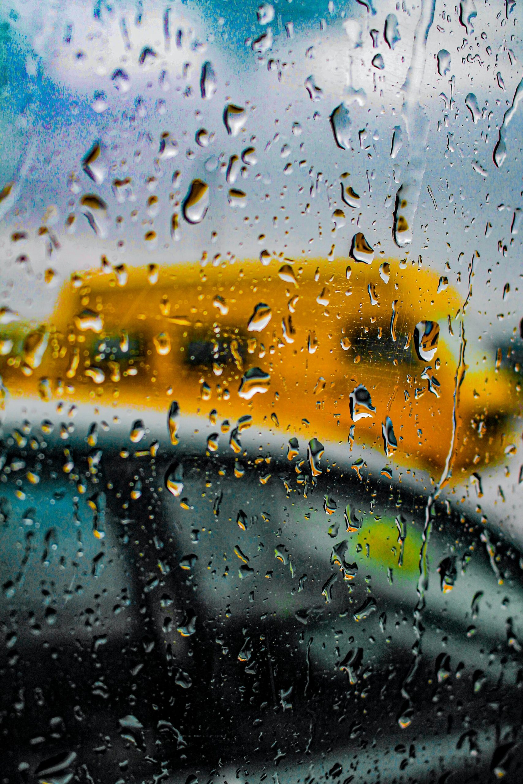 Heavy Rainfall brandspurng Lagos Cautions Residents on Release of Water from Oyan Dam