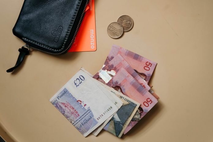 Pound sterling advances on upcoming Brexit talks, dollar weakness brandspurng2