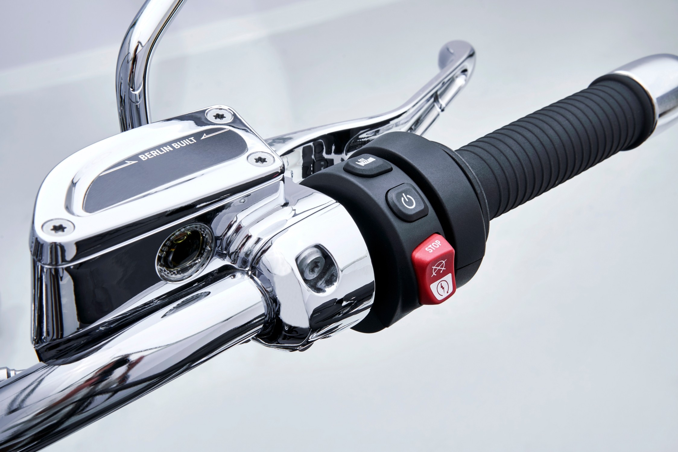 The new BMW R 18 Classic and the new BMW R 18