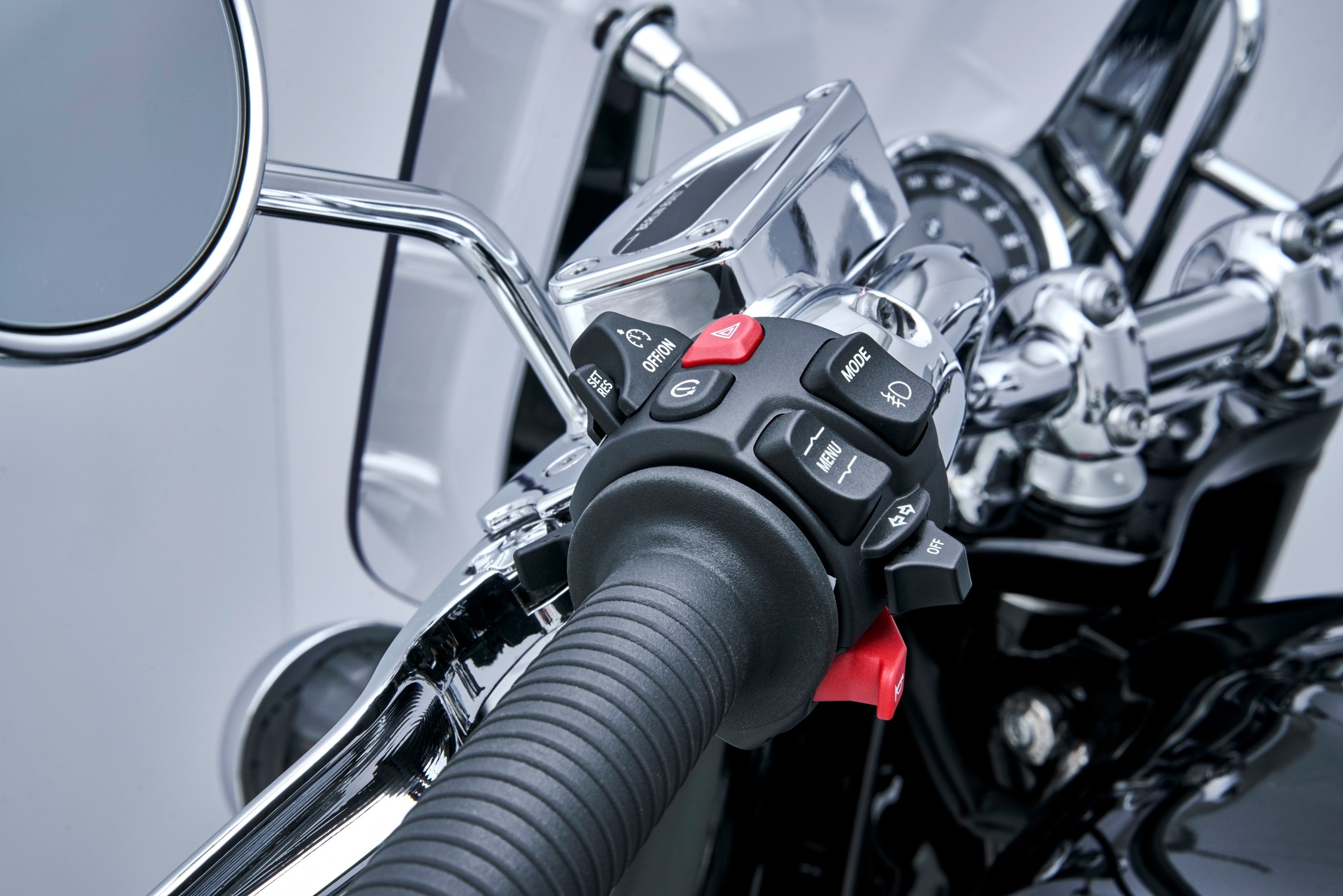 The new BMW R 18 Classic and the new BMW R 18