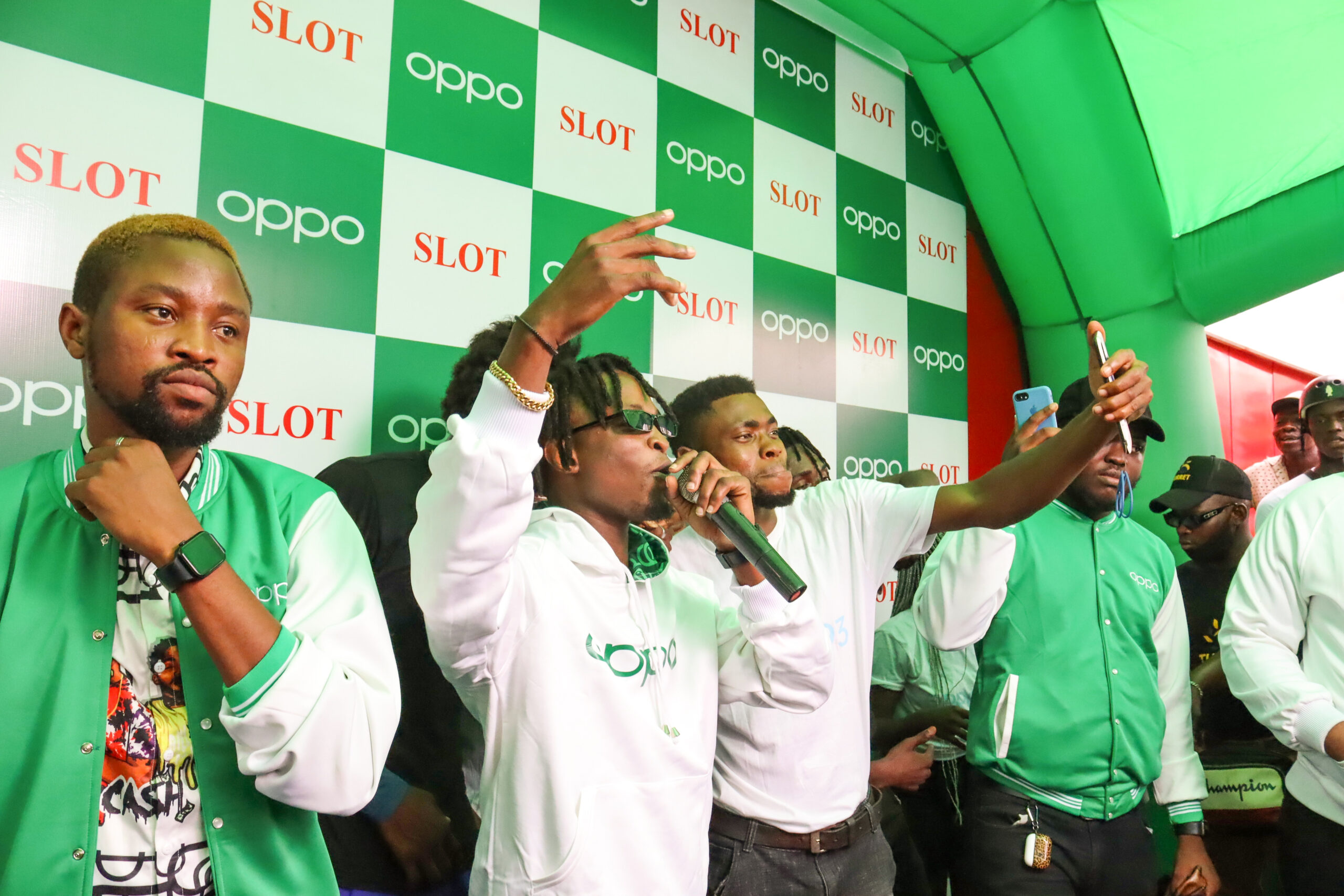 Laycon surprises fans with live performance at #OPPOMarketStorm