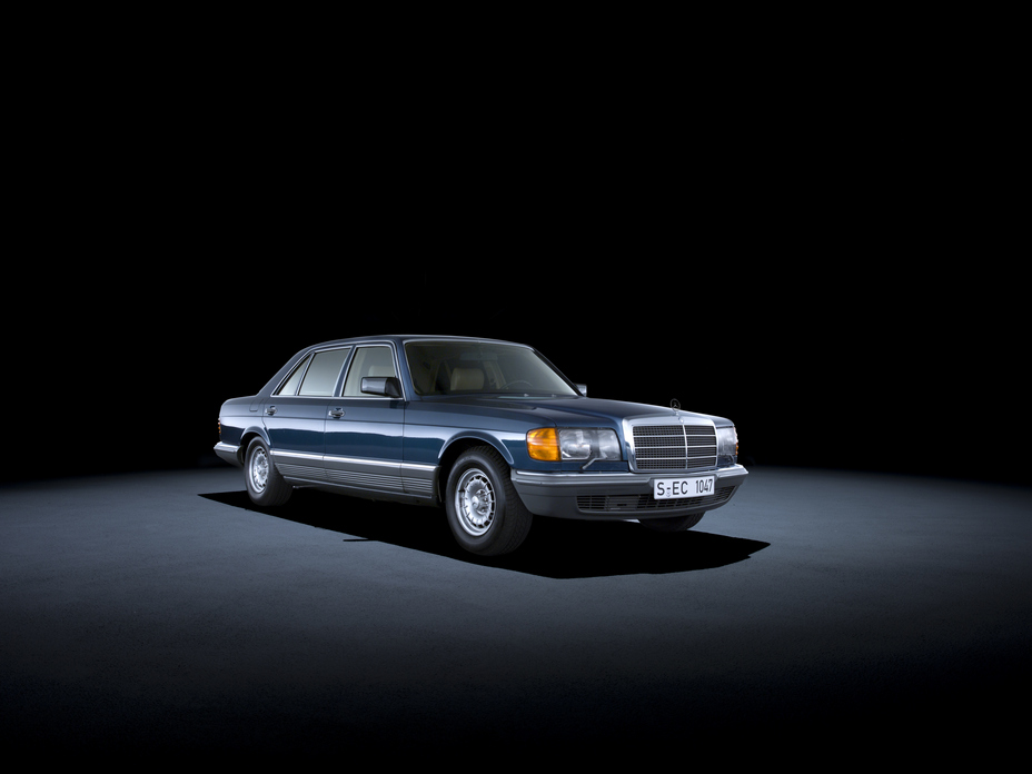 40 years ago Brandspurng Mercedes-Benz launched the driver’s airbag and seat belt tensioner in series production2