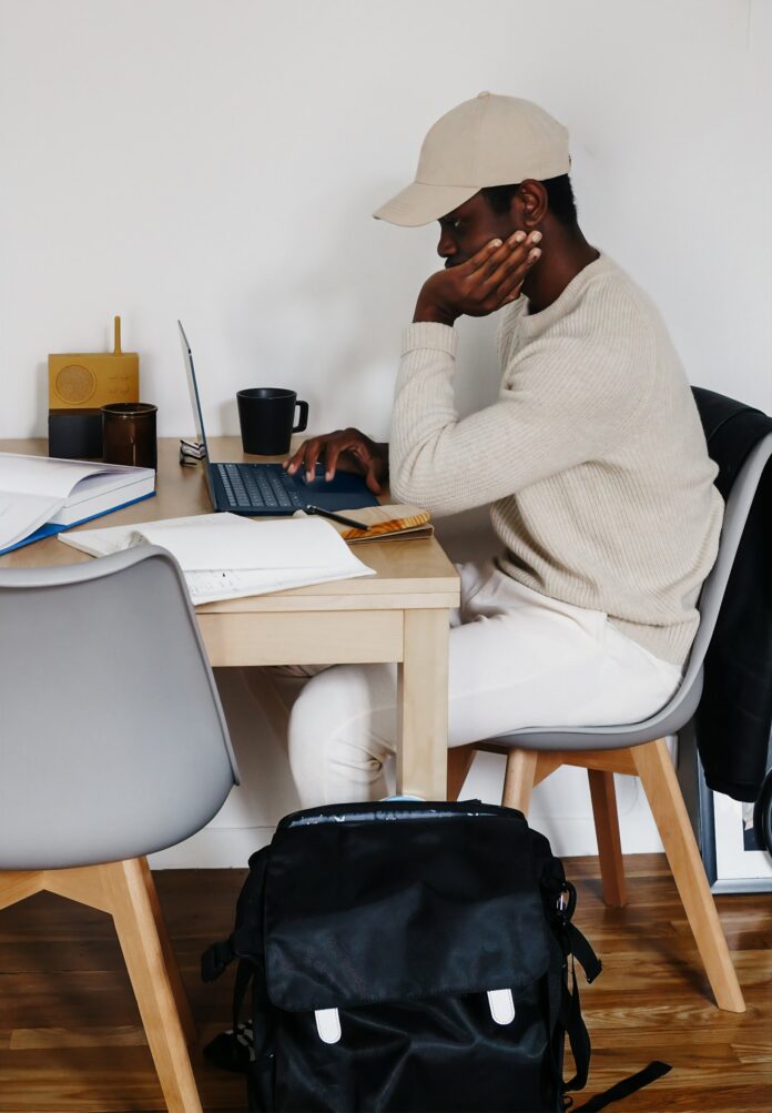 5 Ways To Make Money From The Comfort Of Your Home
