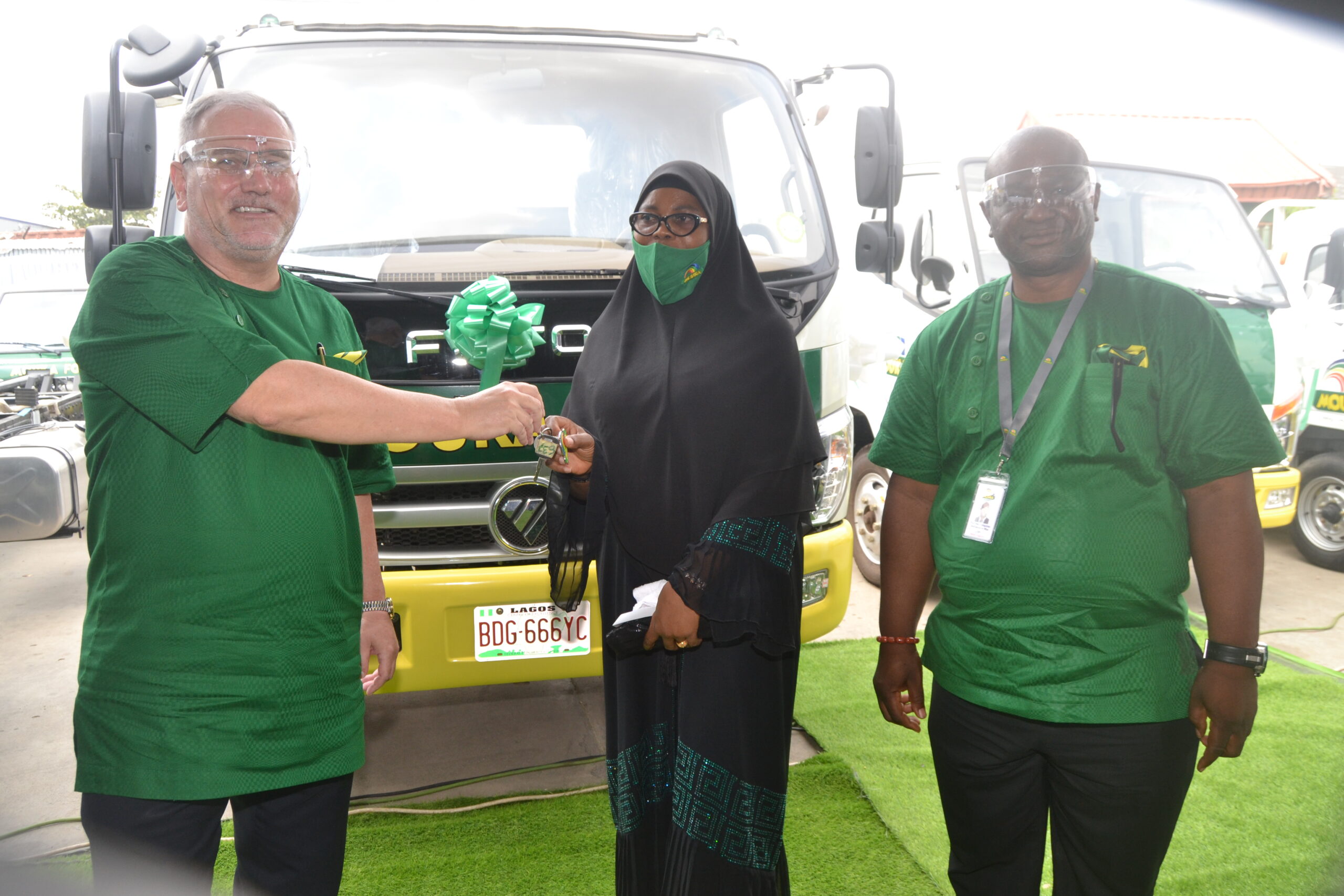 Mouka Award Brandspurng Mouka Gives Out 54 Trucks to Business Partners in a Jiffy, Encourages Steadfastness (Photos)