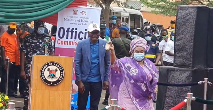 Governor Sanwoolu Gives Veteran Actress, Iya Awero A 3-Bedroom Flat (VIDEO)Brandspurng Governor Sanwoolu Gives Veteran Actress, Iya Awero A 3-Bedroom Flat (VIDEO)