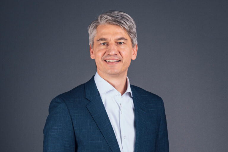 Mercedes-Benz Bank successful in challenging market environment in 2020