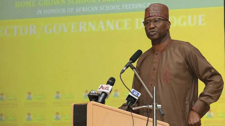 FG Sets Deadline For Civil Servants to Take Covid-19 Vaccine