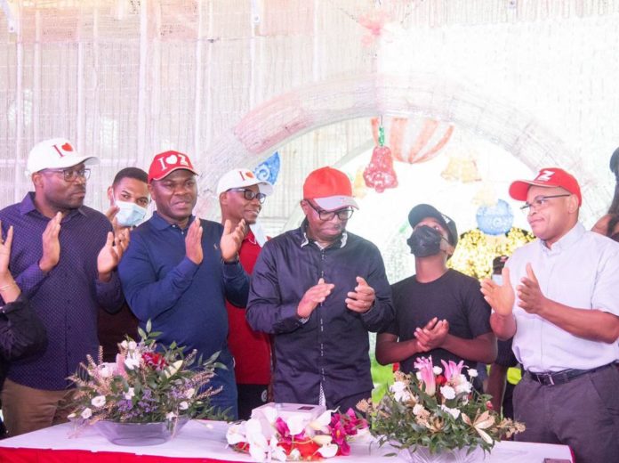 Zenith Bank Heralds The Yuletide Season With Ajose Adeogun Street Light-Up