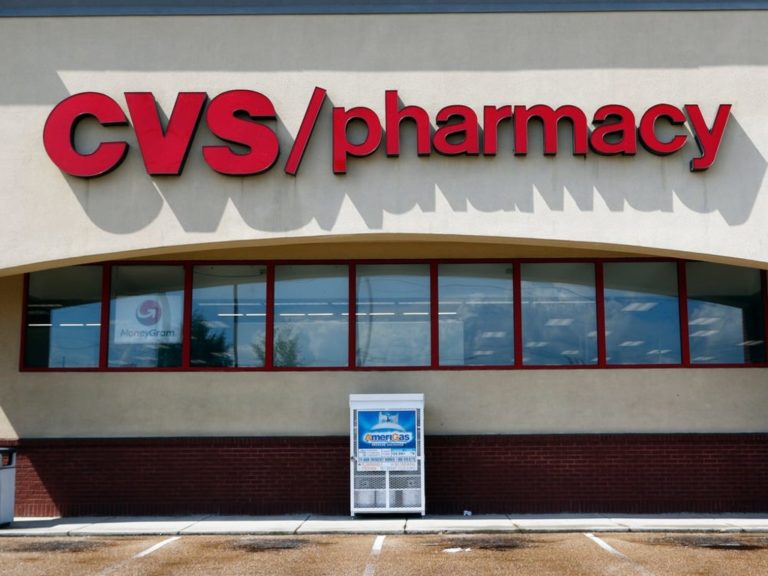Health: CVS To Lose 900 Stores