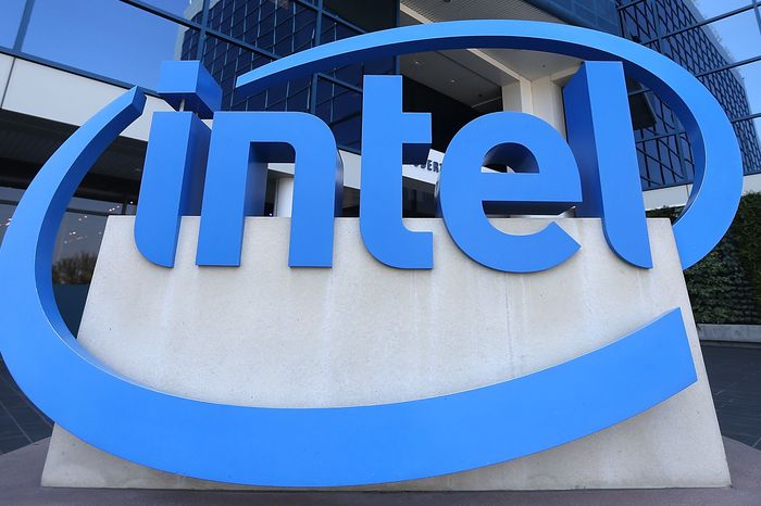 Intel Stock Declines As Chip Maker Doubles Down On Outlook Despite Headwinds