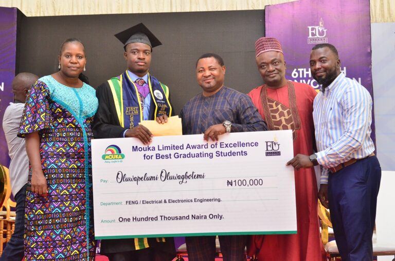 PHOTOS: Mouka Rewards Best Graduating Students Of Elizade University
