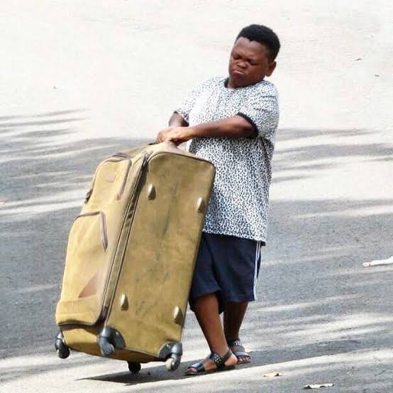 Meme Gallery KE on Twitter: "Aki pawpaw paw paw, Nigerian actor, carry carries carrying suitcase bag box, walk walks walking, leaving #MemeGalleryKE #meme https://t.co/yV18FTciHD" / Twitter