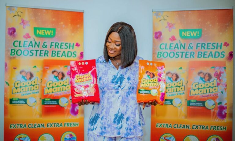 Good Mama Executes Her “Naija Queen Open Market Fashion Show”, Gifts Out Over N10m To Customers