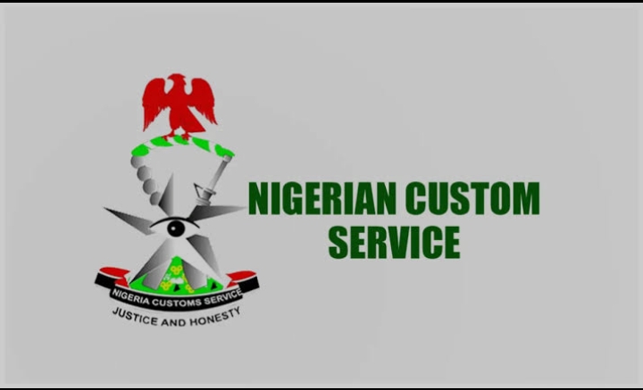 NCS’ Import Duty Rate Increases To N1,549 per Dollar, Naira Crashes
