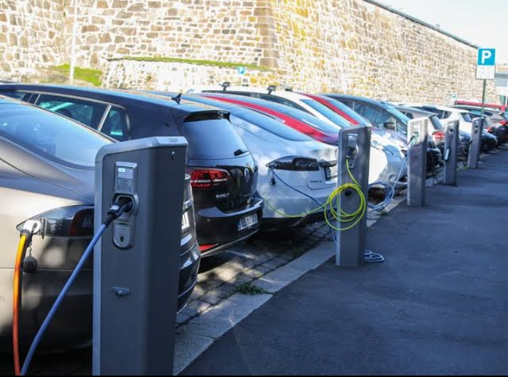 Charge Debut South Africa’s First Off-grid Electric Vehicle Station