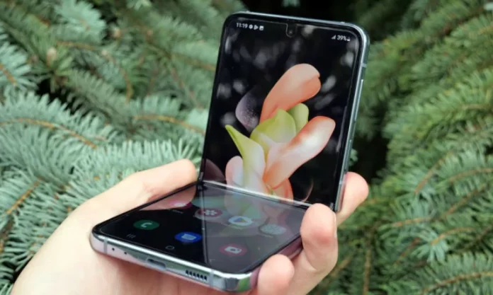 Apple Plans Thinner, Foldable iPhones To Improve Business Growth