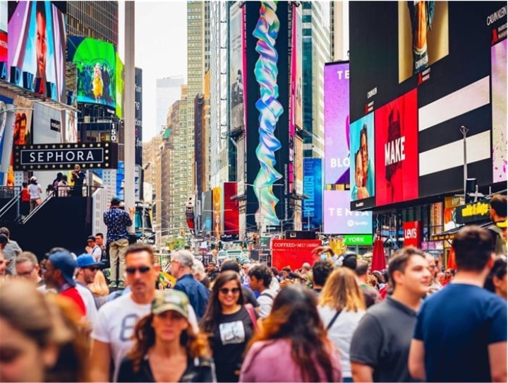 CMO Playbook: 5 Strategic Plays For Leaders Navigating Marketing Mayhem