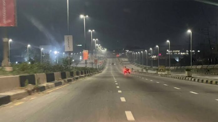 images (11) Lagos-Ibadan Expressway Plunged Into Darkness As Vandals Steal 168 Solar Streetlights